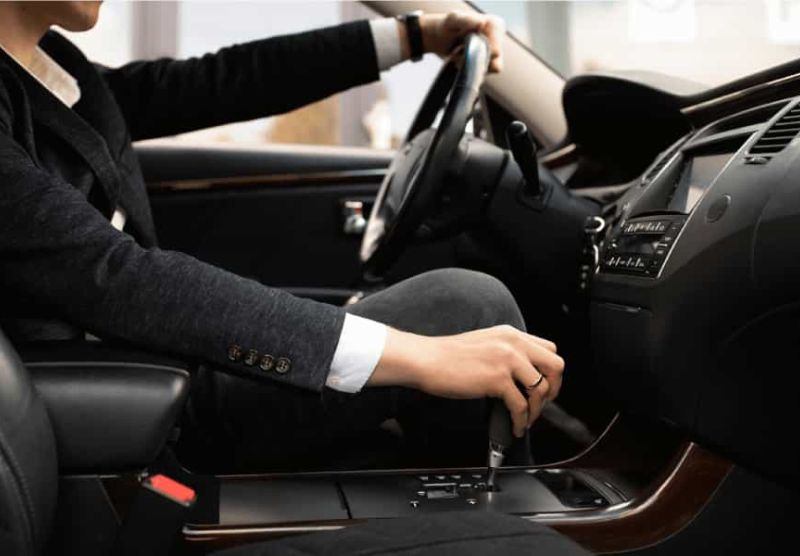 Manakah yang Lebih Baik? Mobil Transmisi Manual atau Otomatis?